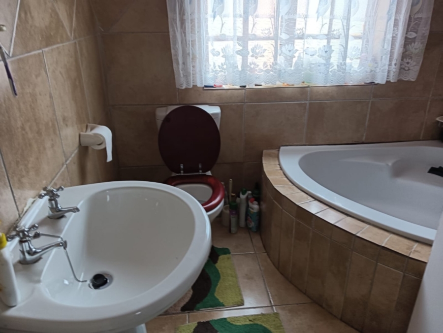 4 Bedroom Property for Sale in Amalinda Eastern Cape